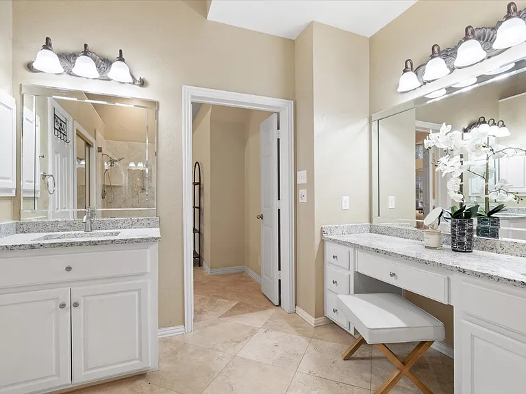 2633 Shadow Hill Ln — Photo 20