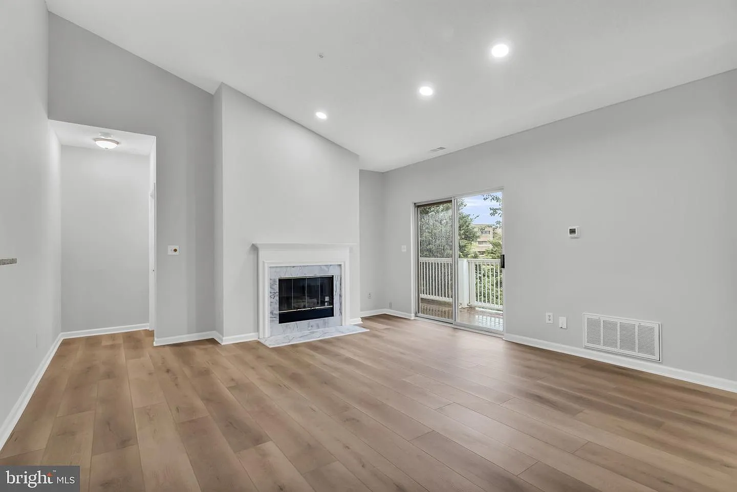 2 bed, 1224 sqft, $2,600 — Photo 3