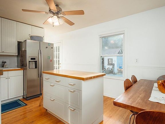 3rd image of 5 Briggs Ave
