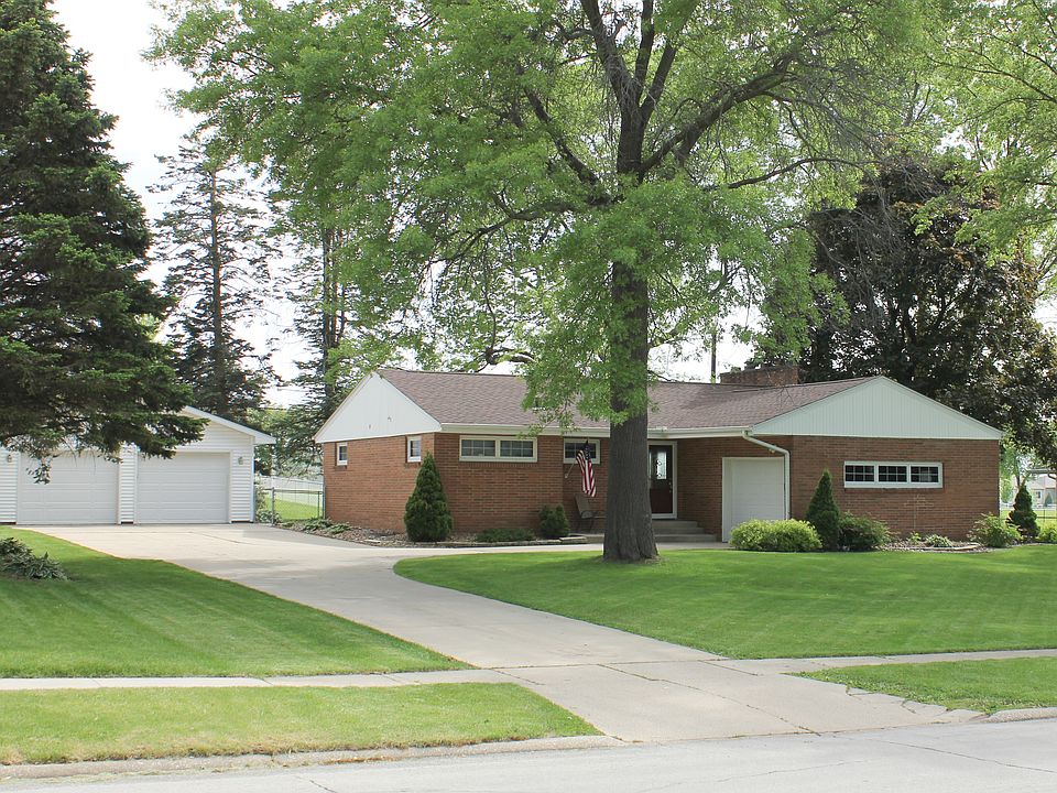 1st image of 1931 Primrose Dr