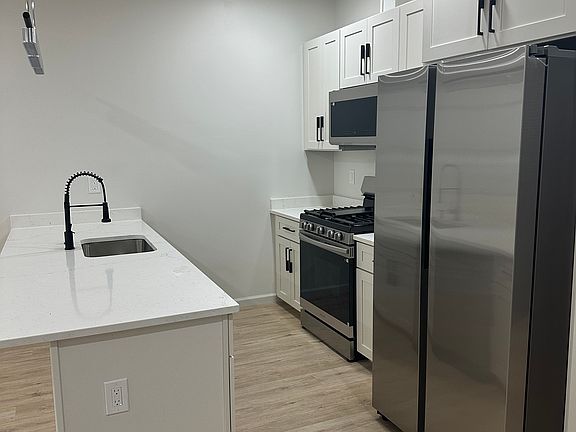 5th image of 358-364 Van Houten St #22