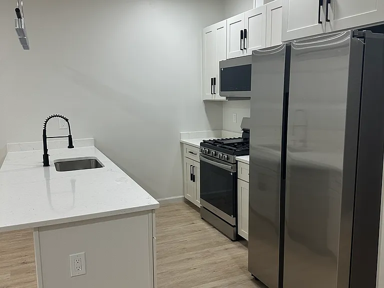 358-364 Van Houten St #304 — Photo 5