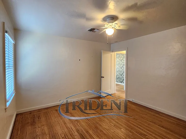 1117 Divver St — Photo 8
