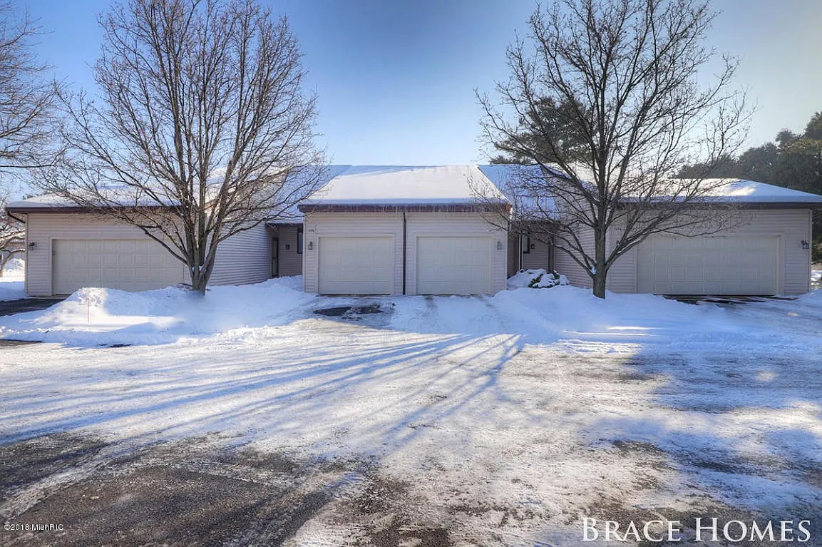 3490 Wentworth Dr SW photo 1