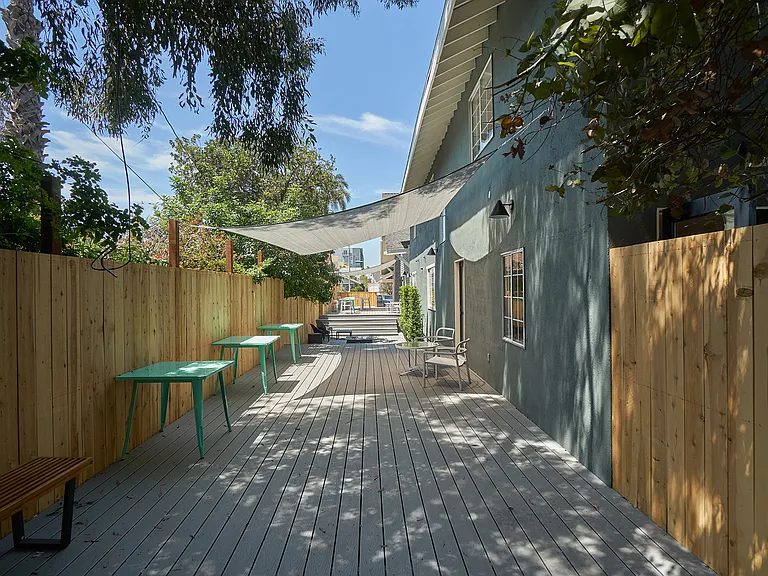 152 S Serrano Ave — Photo 14