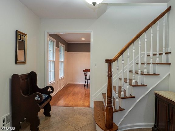 2nd image of 112 Victoria Dr