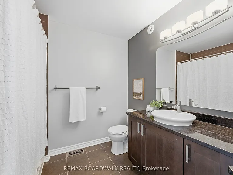 375 Cooks Mill Cres — Photo 33
