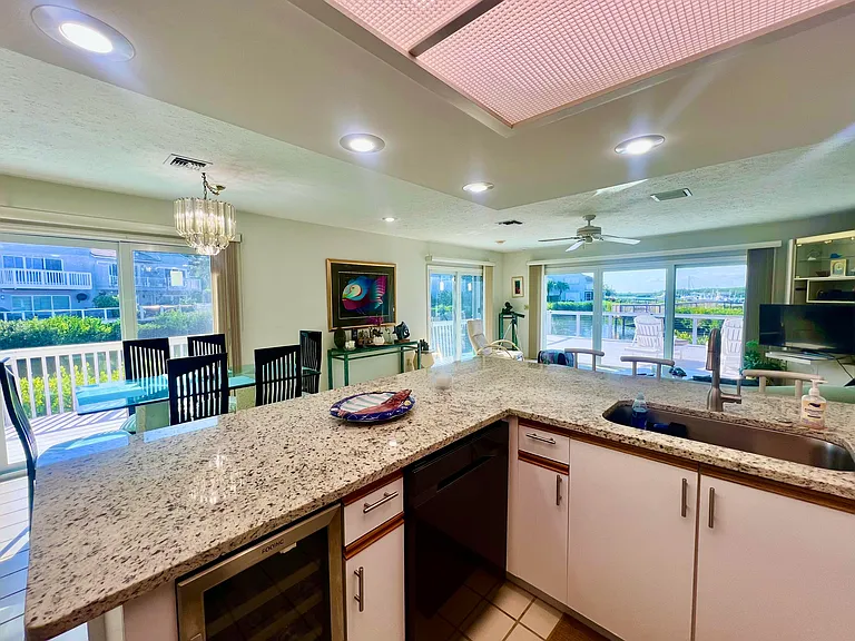 2486 Harbour Cove Dr — Photo 3