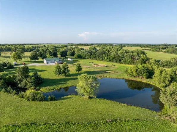 23058 160th St, Altamont, MO 64620