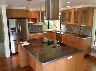 782 Cherry Ave NE, Bainbridge Island, WA 98110