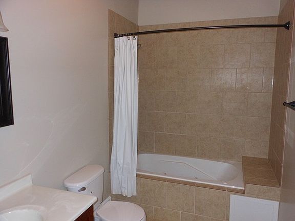 4th image of 4300 N Kedzie Ave Unit 403