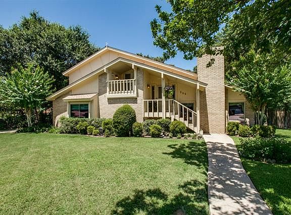3rd image of 305 Cuero Pl