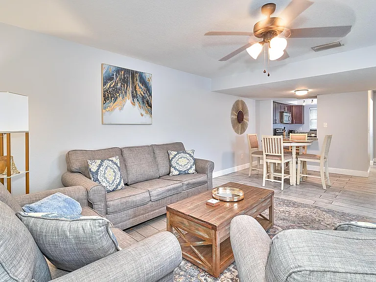 2417 W Stroud Ave #A — Photo 24