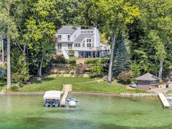 12545 Leisure Ln, Horton, MI 49246