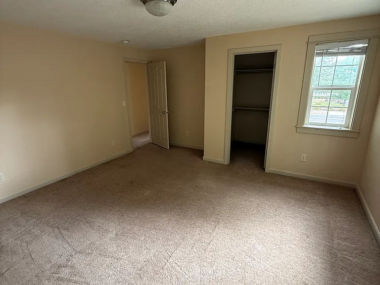 2105 NE Cleveland Ave — Photo 15