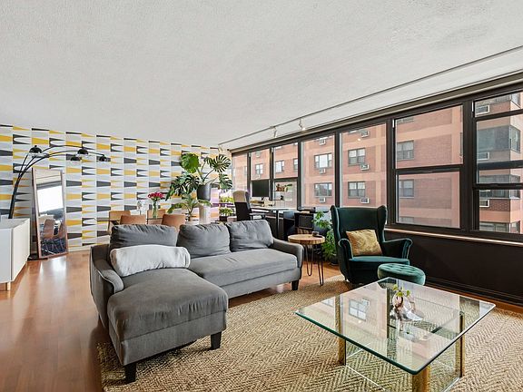 2nd image of 5801 N Sheridan Rd APT 7B