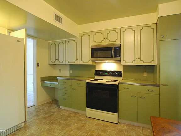 3rd image of 3026 E 6th St N #49