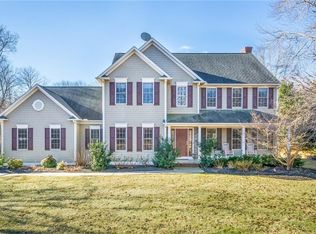 56 Sugarbush Trl, Saunderstown, RI 02874
