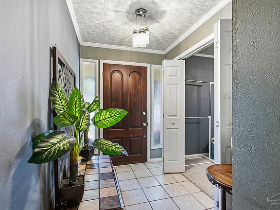 4th image of 2601 N Leighton Cir