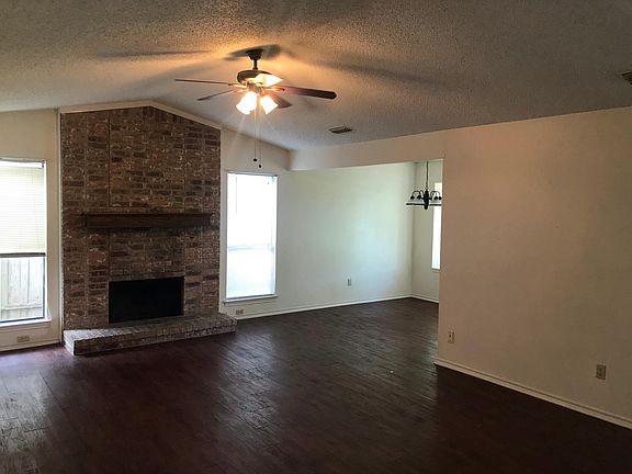 2nd image of 1219 Lakeshore Dr