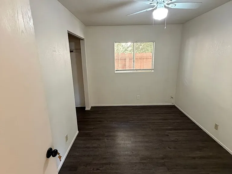 1448 Warner St — Photo 9