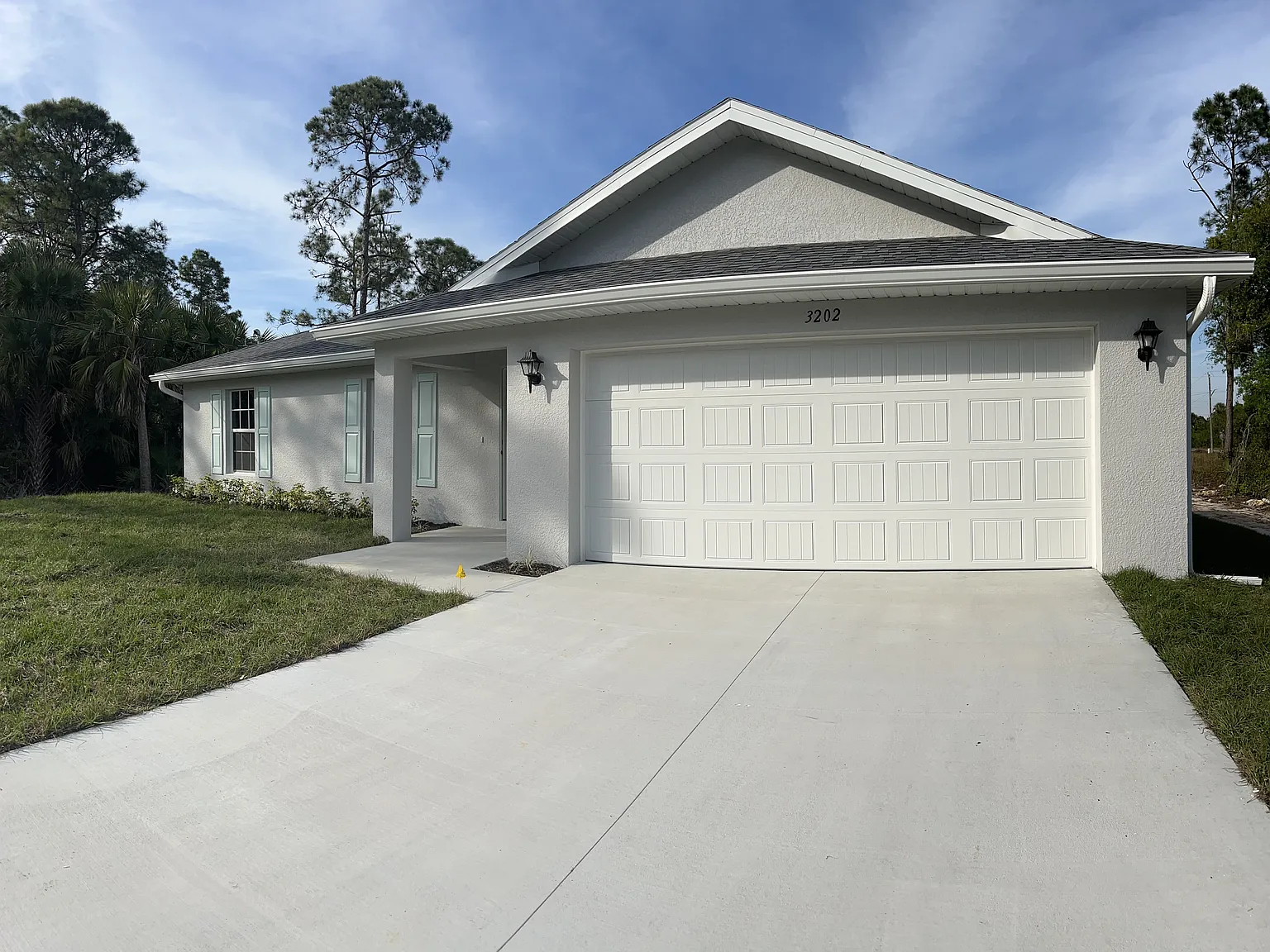 3 bed, 1821 sqft, $1,900 — Photo 1