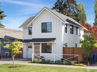 6918B 32nd Ave NW, Seattle, WA 98117