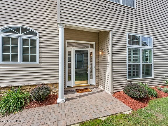 3rd image of 37 Jumping Brook Dr