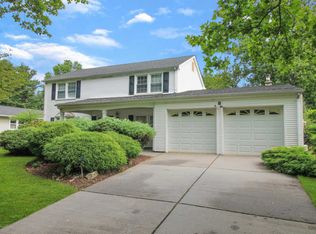 8 Hill Cir, Marlboro, NJ 07746