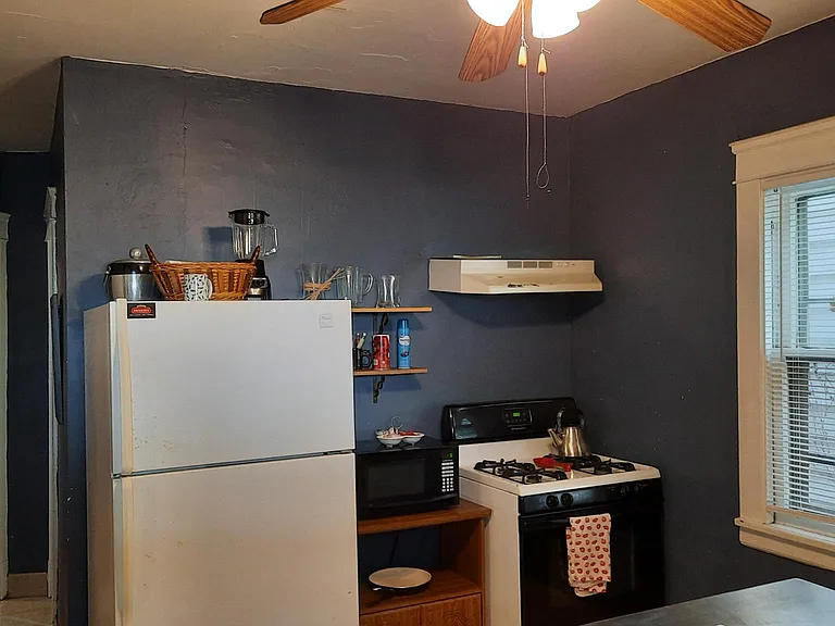2589 W 10th St #1 — Photo 12