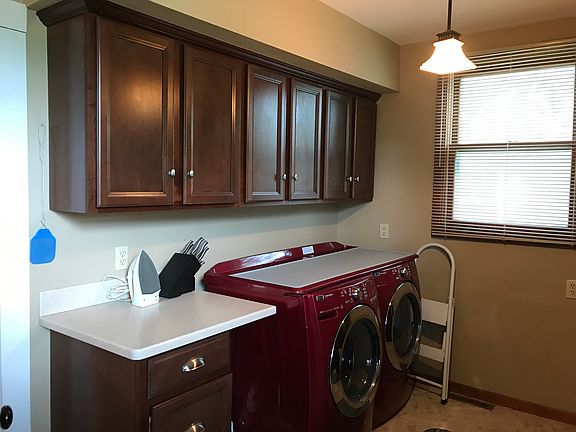 5th image of 803 E Oak Ave