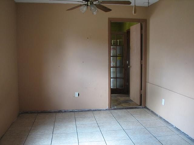 1st image of 2848 Empire Pl