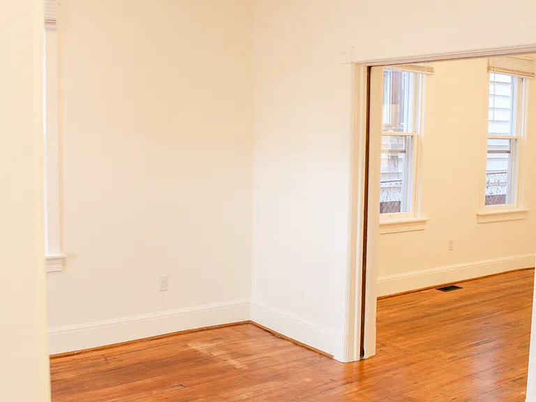 732 Salem Ave — Photo 3