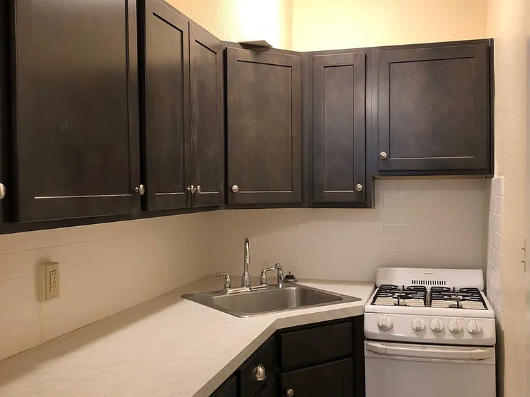Arlington Apartments — Photo 8
