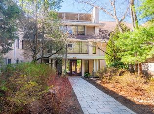 206 Allandale Rd APT 2A, Chestnut Hill, MA 02467
