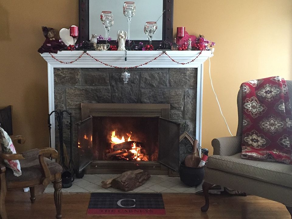 1st image of 27 Meadowbrook Dr