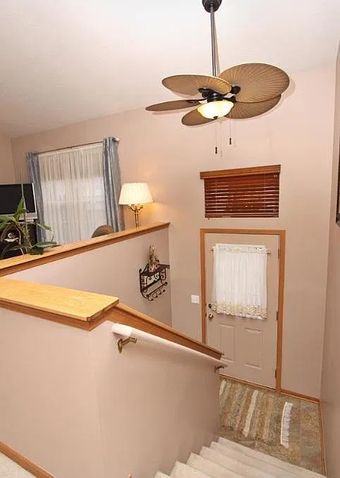 3 bed, 1348 sqft, $1,950 — Photo 2