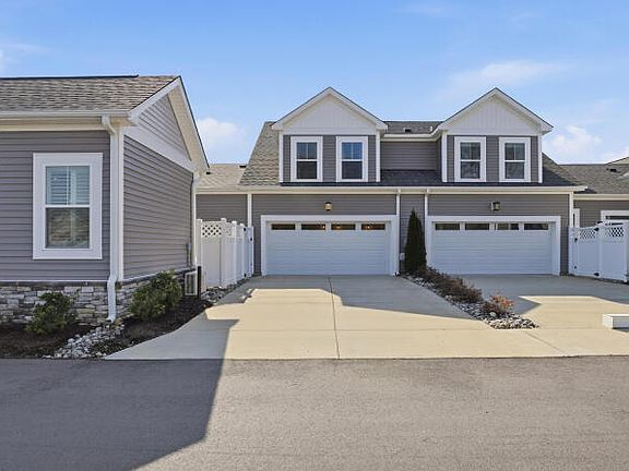 These photos are representative of this floor plan, but all options may not be available in every co