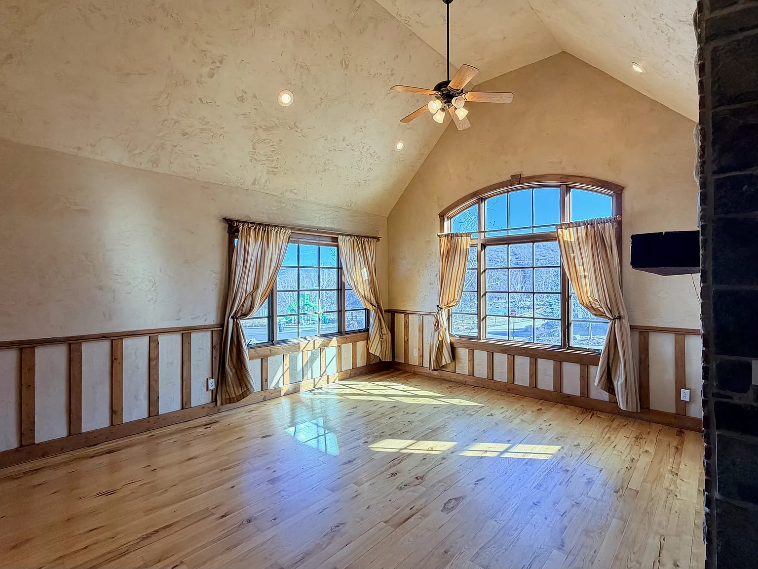 3 bed, 3000 sqft, $3,700 — Photo 4