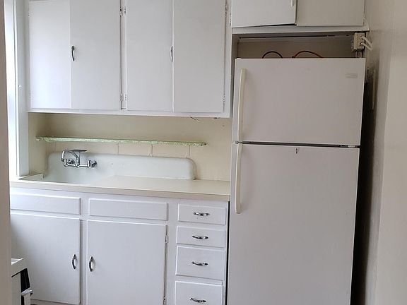 4th image of 187 Maplewood Ave APT 3