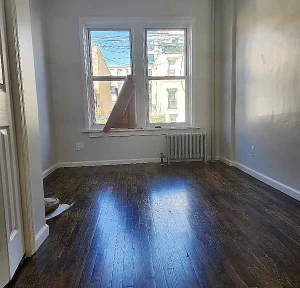 572 Maple St #1 — Photo 8