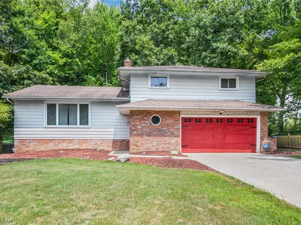 31875 Farm Dr, Solon, OH 44139