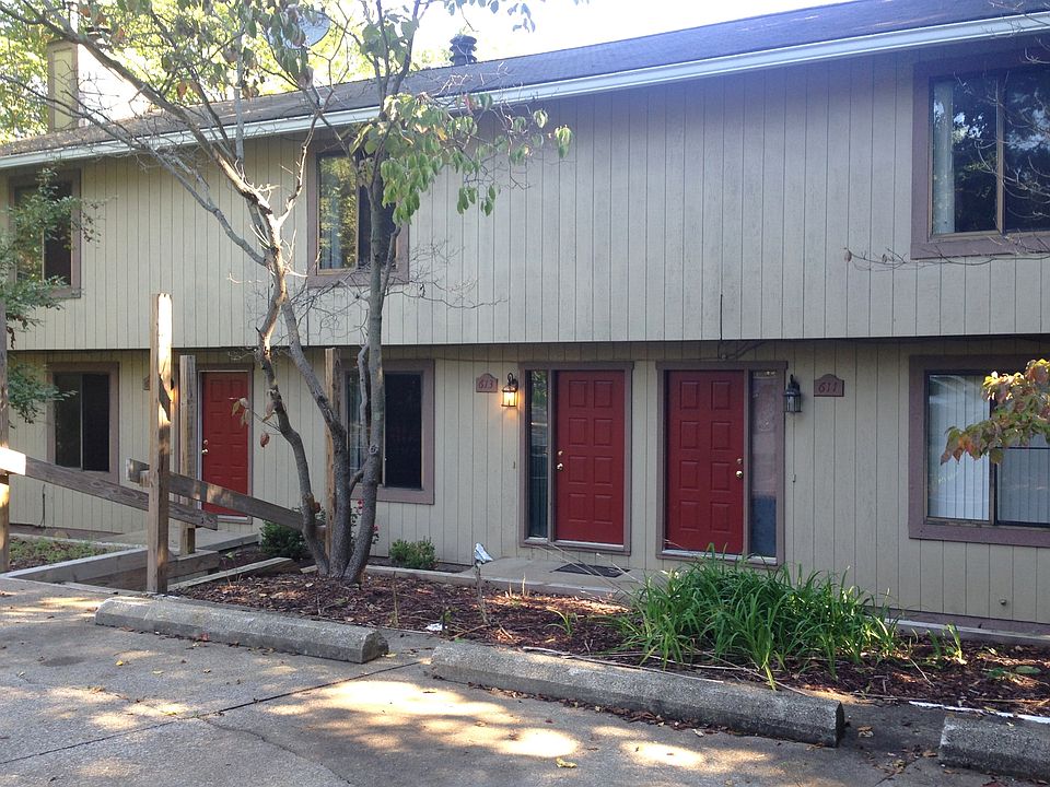 1st image of 611 Portage Lakes Dr