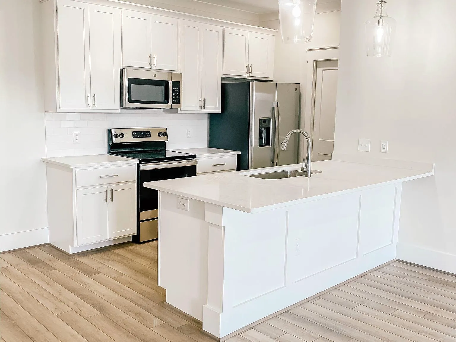 15 E 2nd Ave — Photo 4