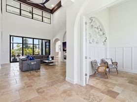 494 Seagull Ave, Naples, FL
