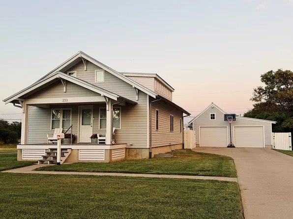 203 S Plainville Ave, Plainville, KS 67663