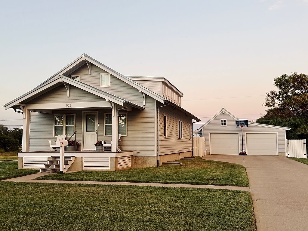203 S Plainville Ave - Property Image