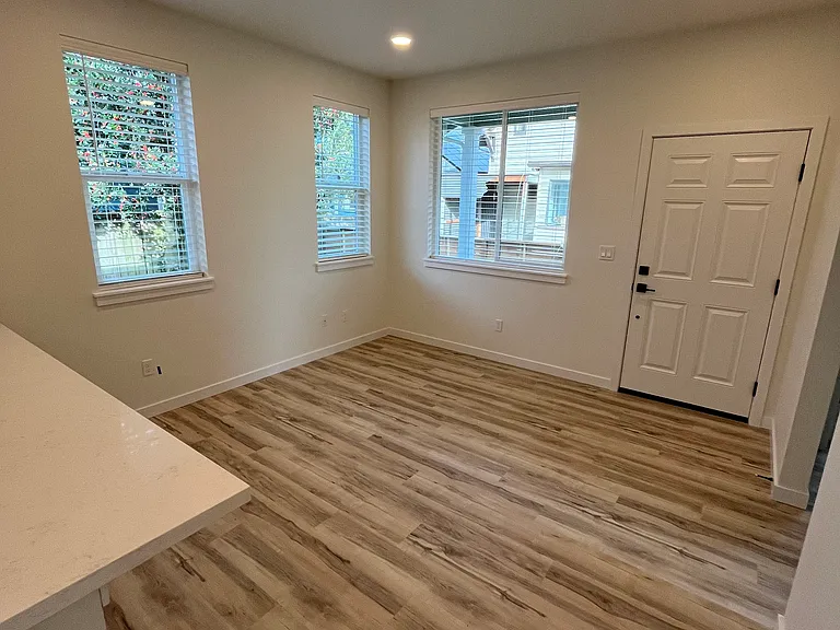 1614 S Ainsworth Ave #B — Photo 7