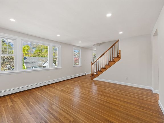 5th image of 73 Hemlock St