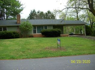 28 N College St, Weaverville, NC 28787